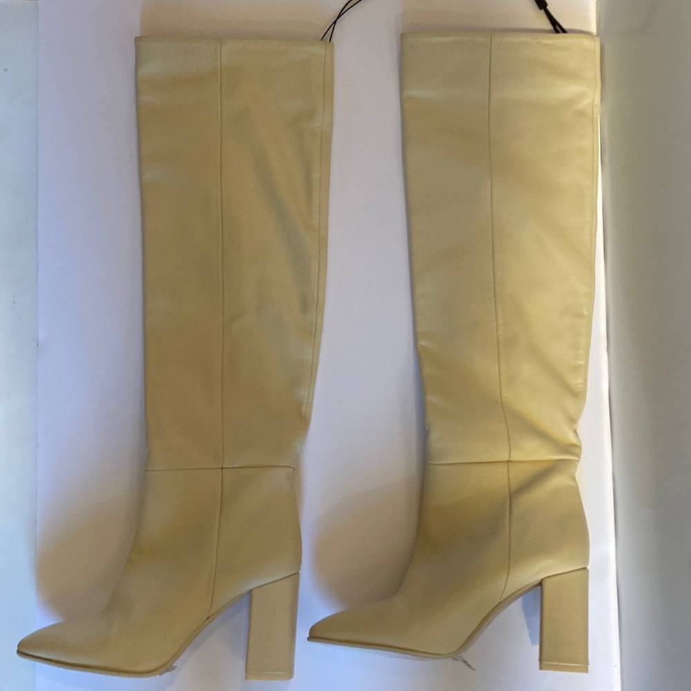 ZARA Tall, Heeled, Knee High Boots in Cream